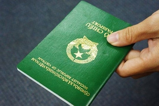 Thủ tục làm hộ chiếu qua mạng Internet image.daidoanket.vn images upload 2020 5 22 de xuat cap ho chieu tam thoi thay giay thong hanh